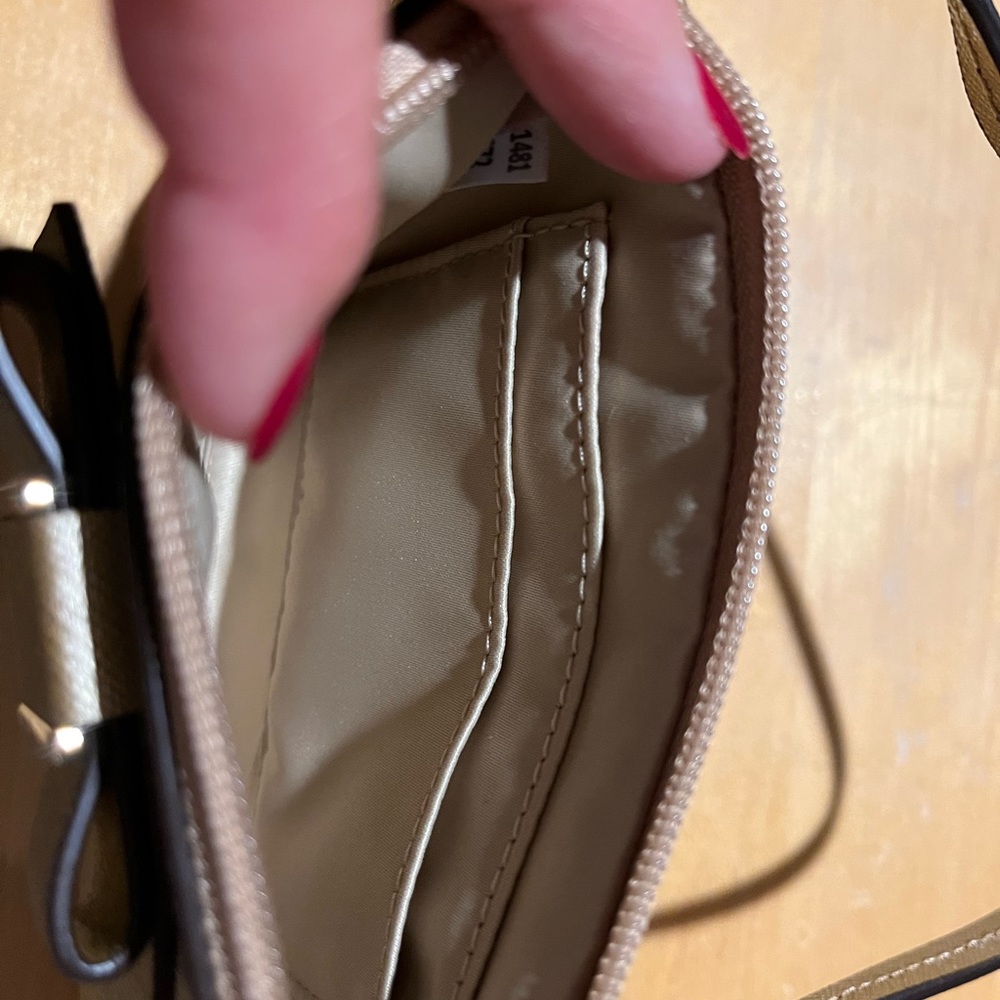 Coach Darcy Gold Wristlet with Box - Picture 3 of 8